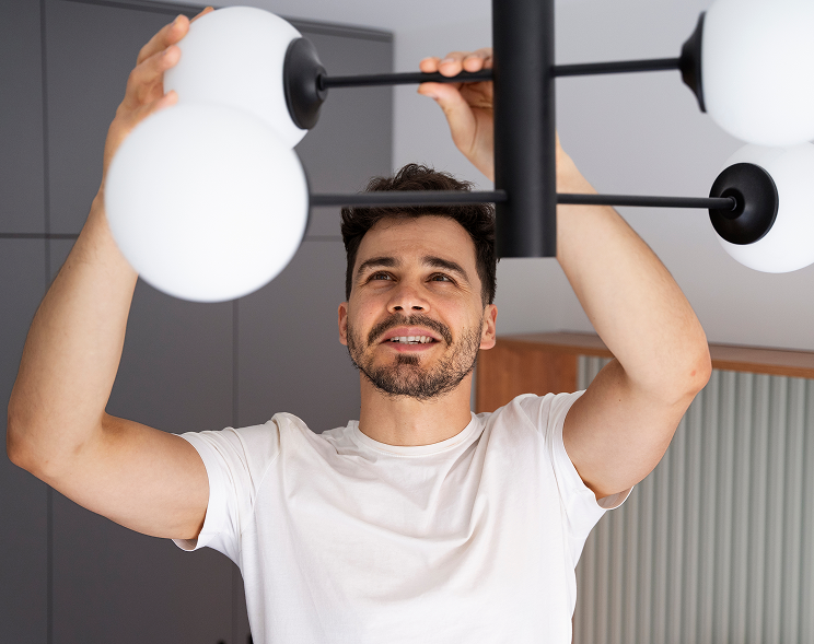 LUXOLAR to polska, rodzinna firma
z ponad 40-letnią tradycją.